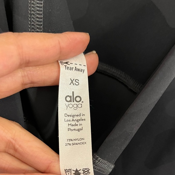 Alo Yoga High Waist Vapor Legging Black Camouflage XS NWT - Picture 14 of 16